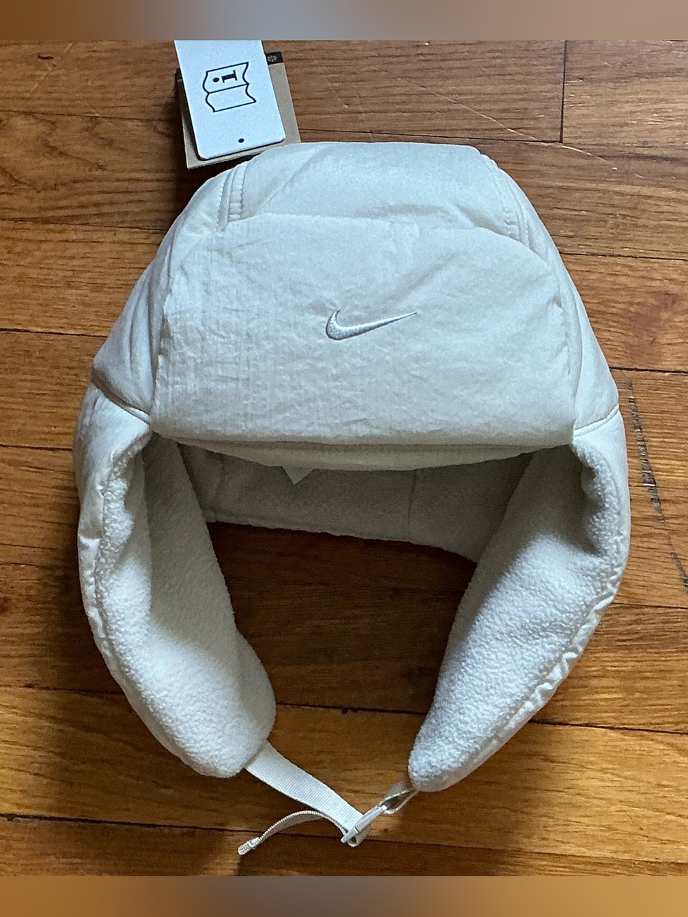 Nike Adult Unisex Size M/L Fly Puffer Earflap Trapper Winter Cap